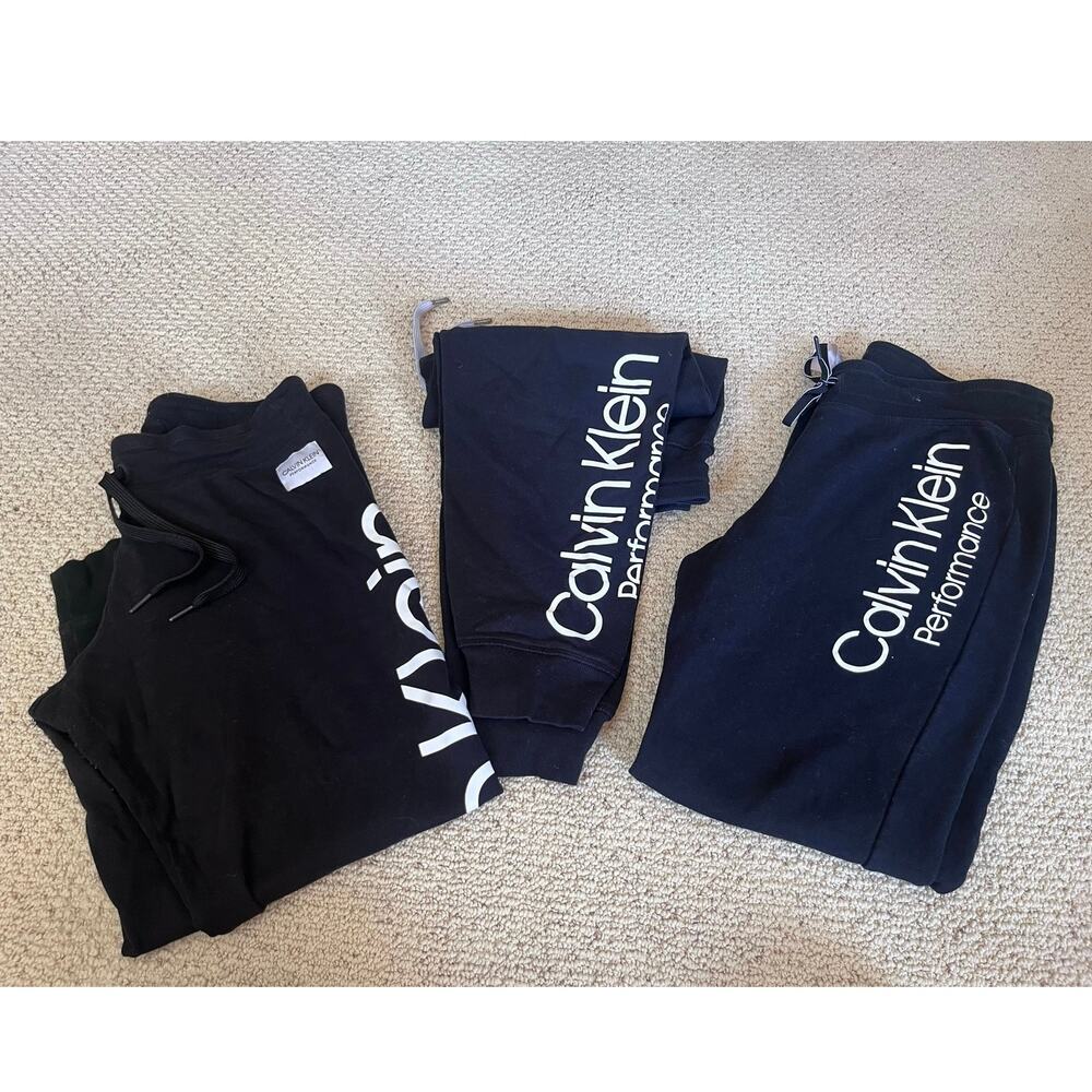 LOT of Clavin Klein Women’s Large Sweatpants